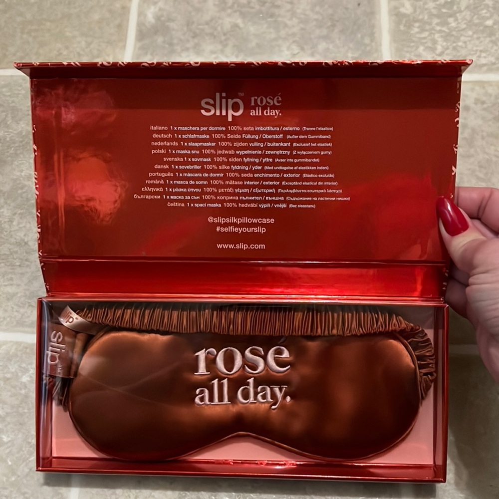 Slip silk sleep mask in rose all day